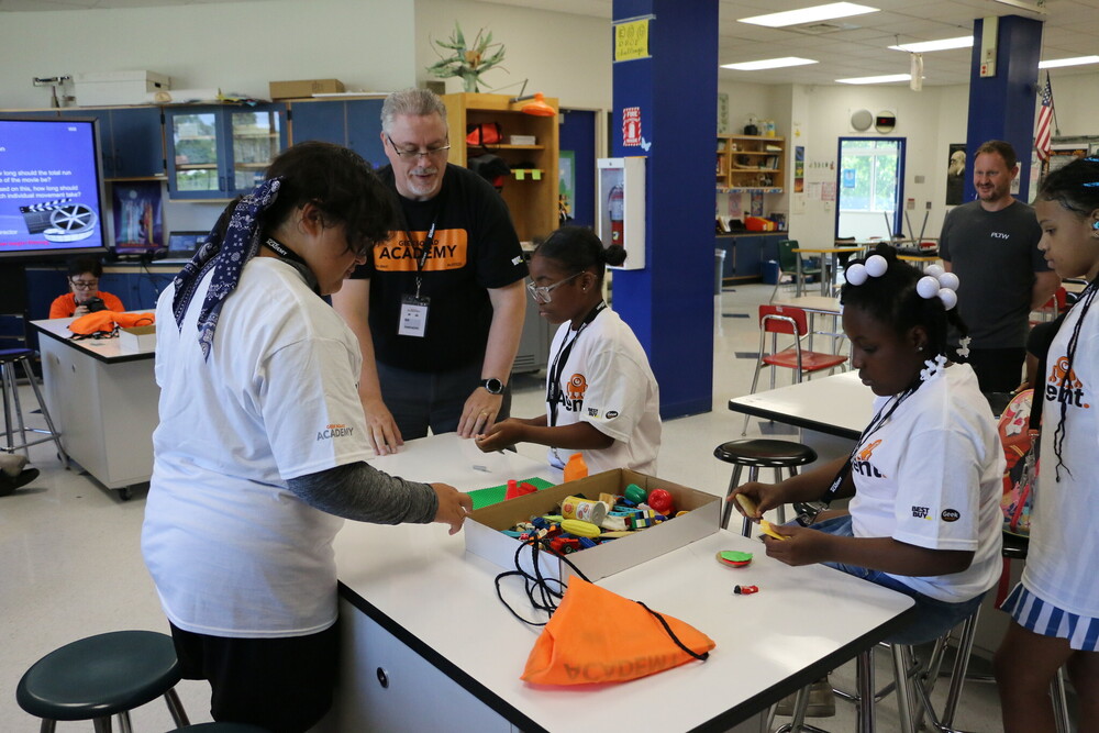 Ferndale Middle School Geek Squad Academy