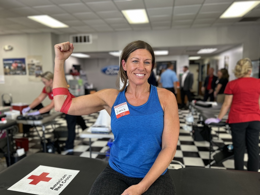 blood donor gives blood