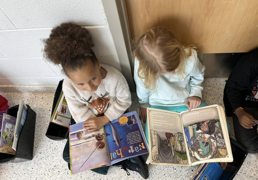 students read at FLower