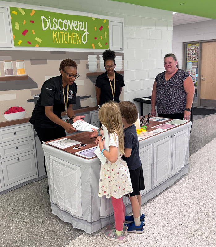 families learn about elementary education at Ferndale Lower Elementary curriculum night