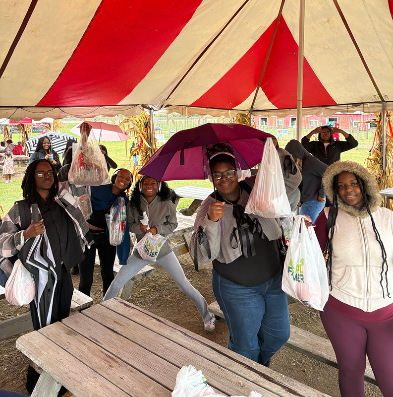 uhs students at cider mill