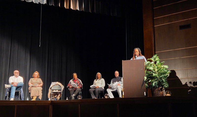 Superintendent Hibbler address national honor students