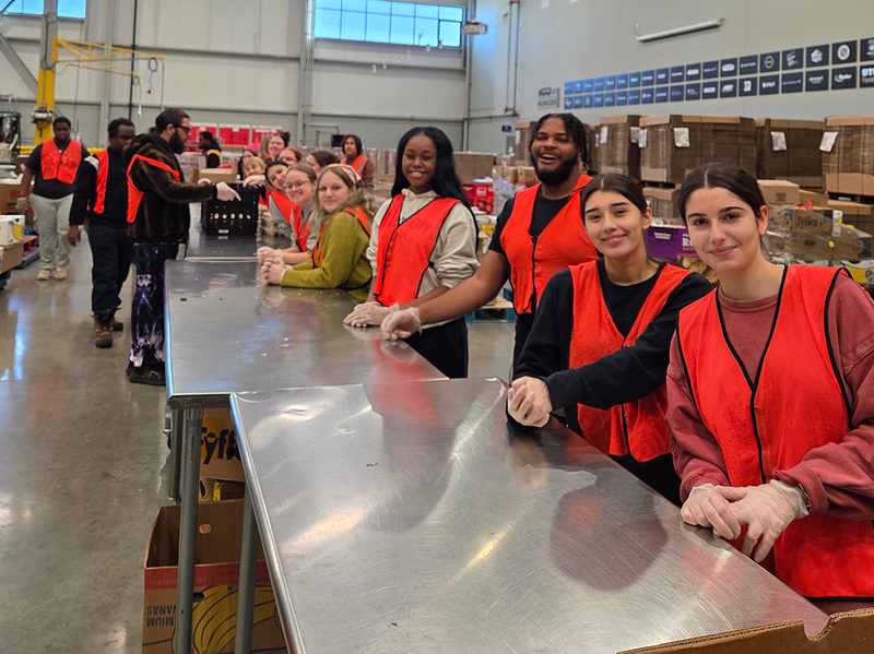 FHS Honor Society students volunteer with Forgotten Harvest