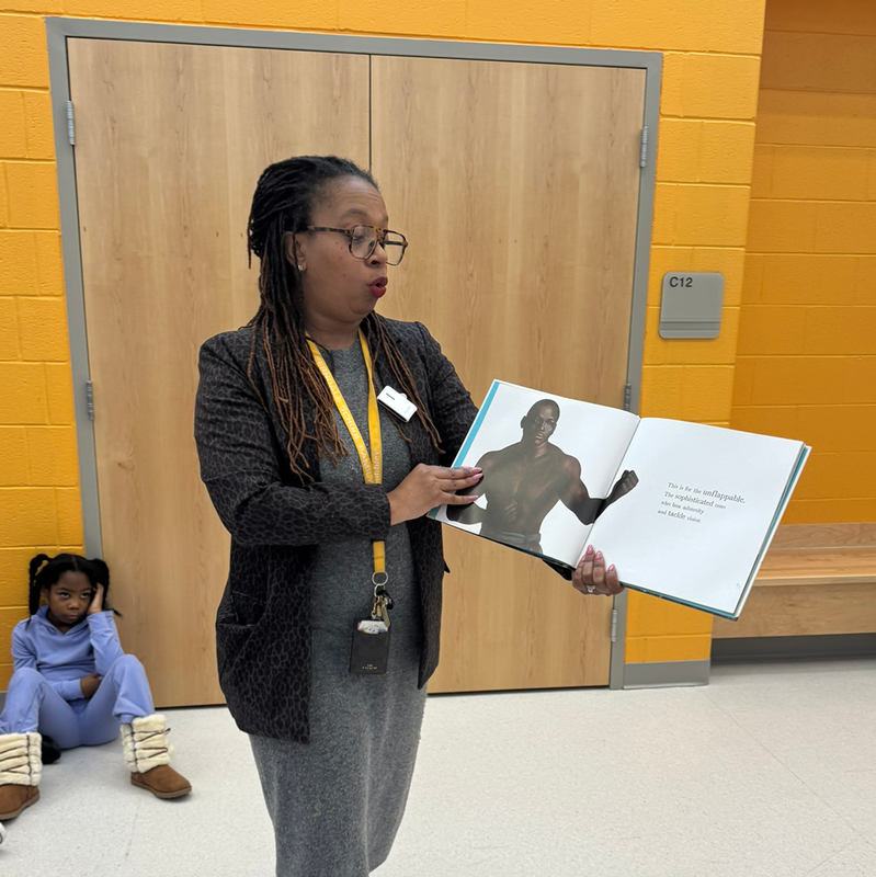 Superintendent Hibbler reads to Ferndale Lower Elementary students