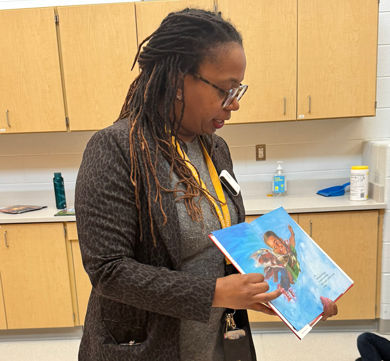 Superintendent Hibbler reads to Ferndale Lower Elementary students