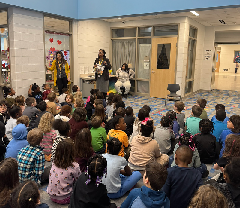 Superintendent Hibbler reads to Ferndale Lower Elementary students