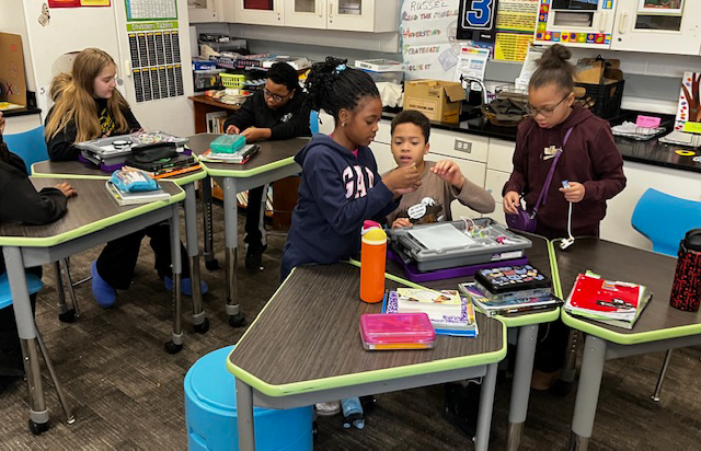 5th grade students explore STEM tools
