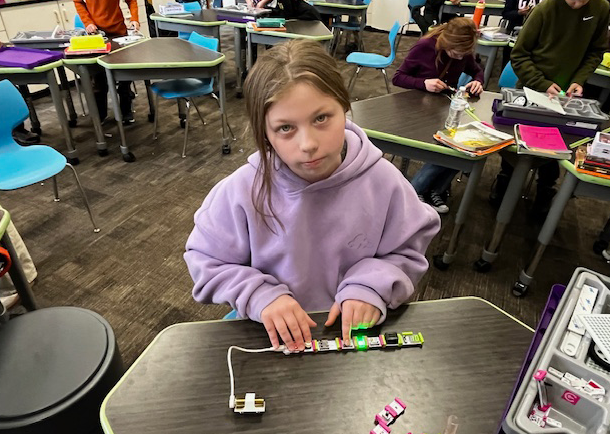 5th grade students explore STEM tools