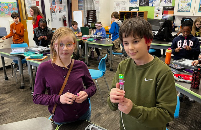 5th grade students explore STEM tools