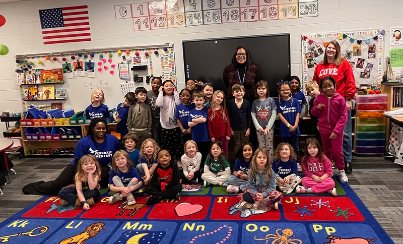 Mayor Raylon Leaks-May visits FLower as a guest reader.