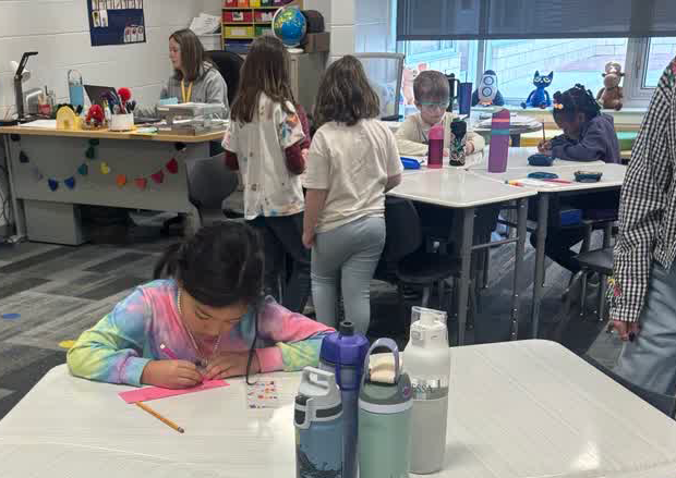 FHS Student Council Promotes Reading at Ferndale Elementary Schools