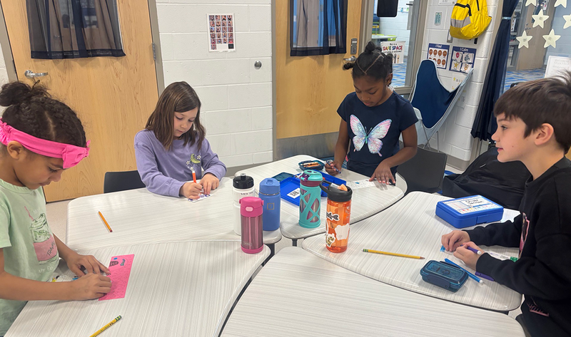 FHS Student CFHS Student Council Promotes Reading at Ferndale Elementary Schoolsouncil Promotes Reading at Ferndale Elementary Schools