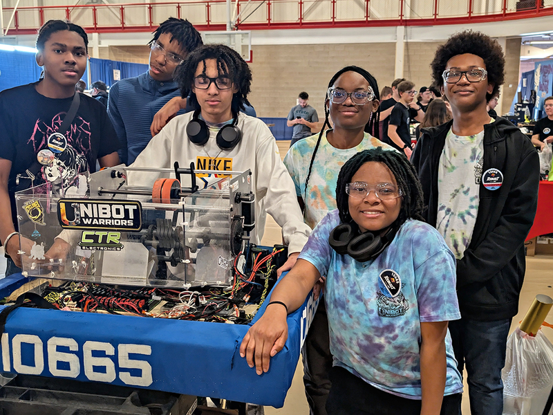 uhs robotics accelerate STEM education