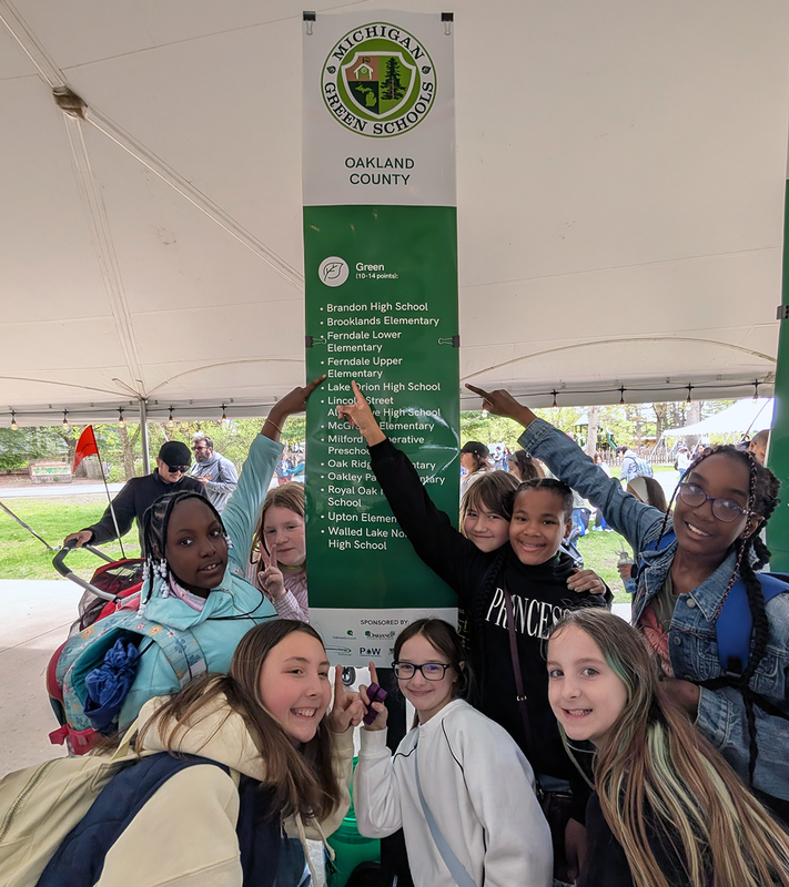 FUEL Green School team visits the zoo.