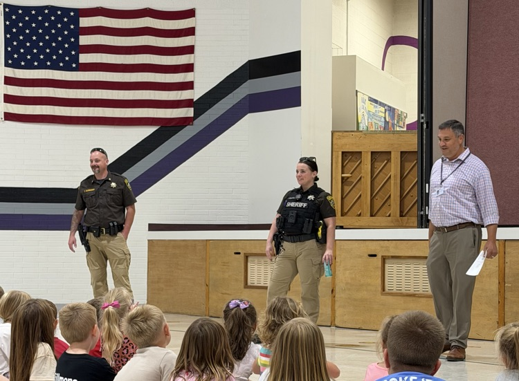 Fillmore County Sheriff’s Department visits the elementary school  