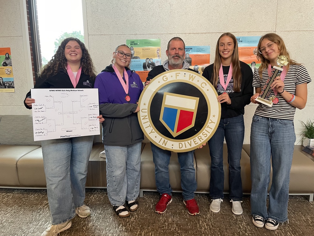 Women's quiz bowl champs.
