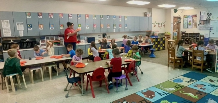 Kindergartners learn about pumpkins