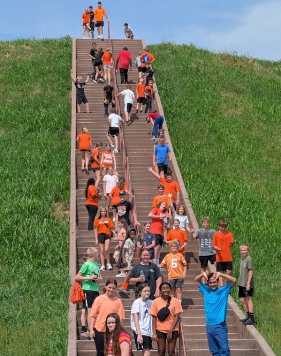 The 7th Grade History classes traveled to the Cahokia Mounds World Heritage site this week to learn more about the ancient Mississippian culture, play Chunky, and climb the 300-foot Monks Mound, the largest ancient earthen mound in North America.