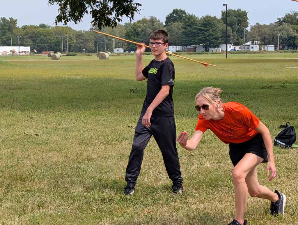 The 7th Grade History classes traveled to the Cahokia Mounds World Heritage site this week to learn more about the ancient Mississippian culture, play Chunky, and climb the 300-foot Monks Mound, the largest ancient earthen mound in North America.