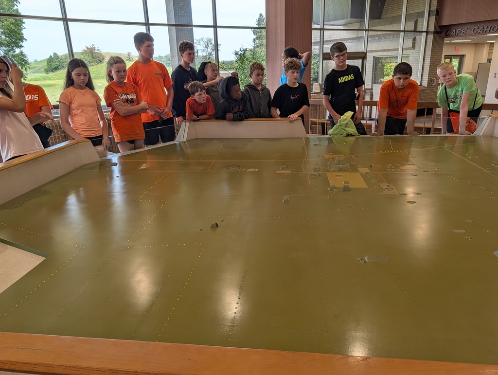 The 7th Grade History classes traveled to the Cahokia Mounds World Heritage site this week to learn more about the ancient Mississippian culture, play Chunky, and climb the 300-foot Monks Mound, the largest ancient earthen mound in North America.