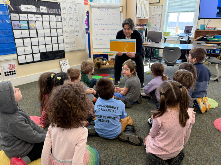 Superintendent Libby reads to CRES students during Read Across America Week