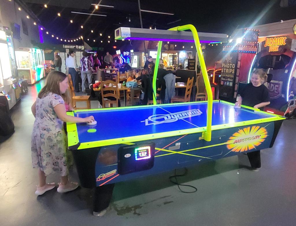 air hockey