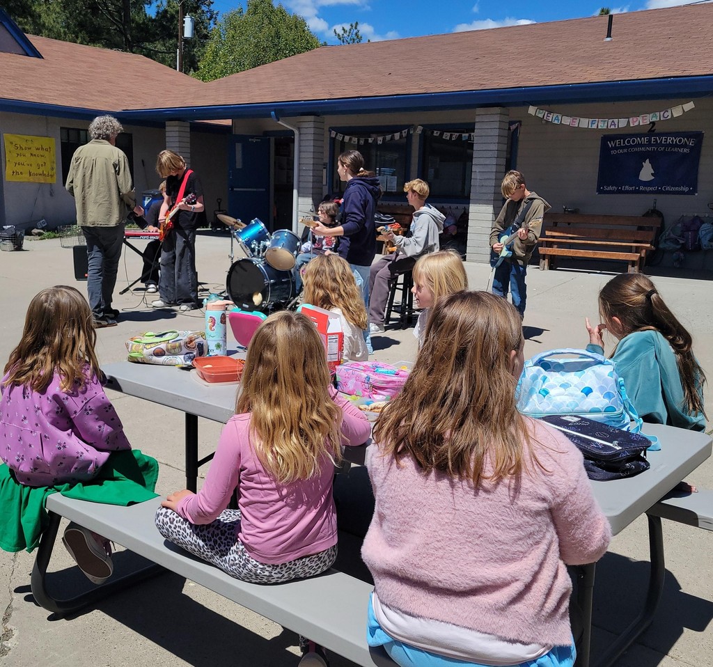 Lunchtime Rock Concert 