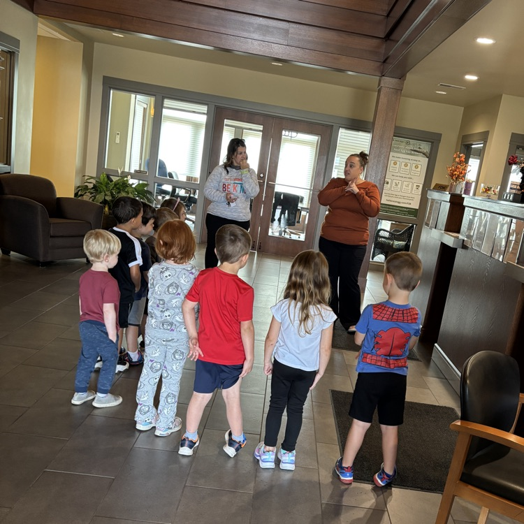Decker PM PreK visit to Flanagan State Bank