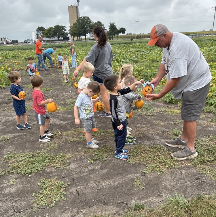 PM PreK headed to get pumpkins