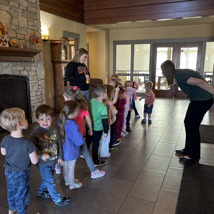 Ms Dennis AM PreK visit to Flanagan State Bank