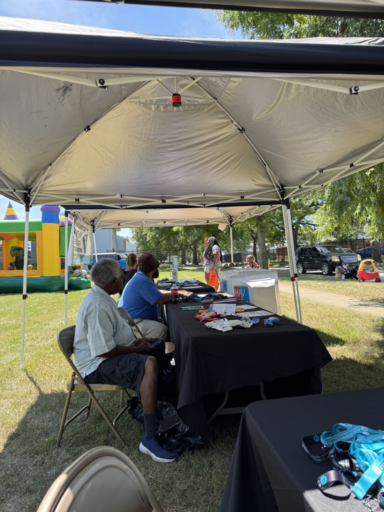 Pop up event at Ridgecrest Apartments to support Flint Community Schools