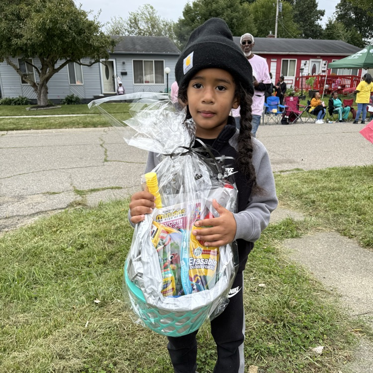 flint community schools at Brownell Holmes neighborhood association porchfest celebration
