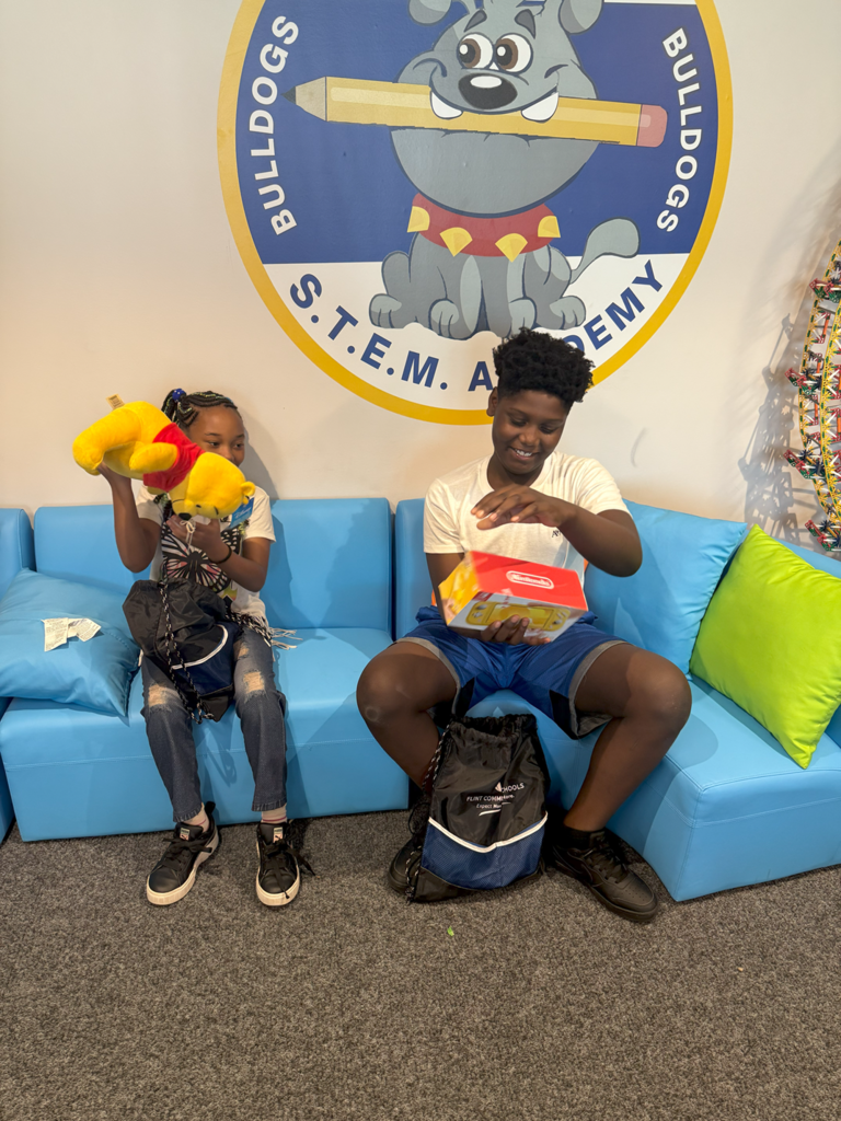 Brownell and Holmes scholars receive special gifts for their involvement with The Cube grand opening
