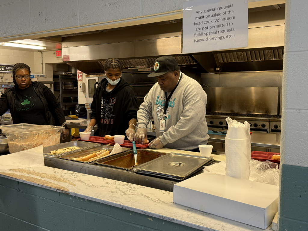 Today, senior scholars and Boys to Mentors from the Accelerated Learning Academy rolled up their sleeves at the North End Soup Kitchen! From sorting toiletries, making sack lunches, to preparing and serving meals, our 15 scholars showed what giving back is all about.