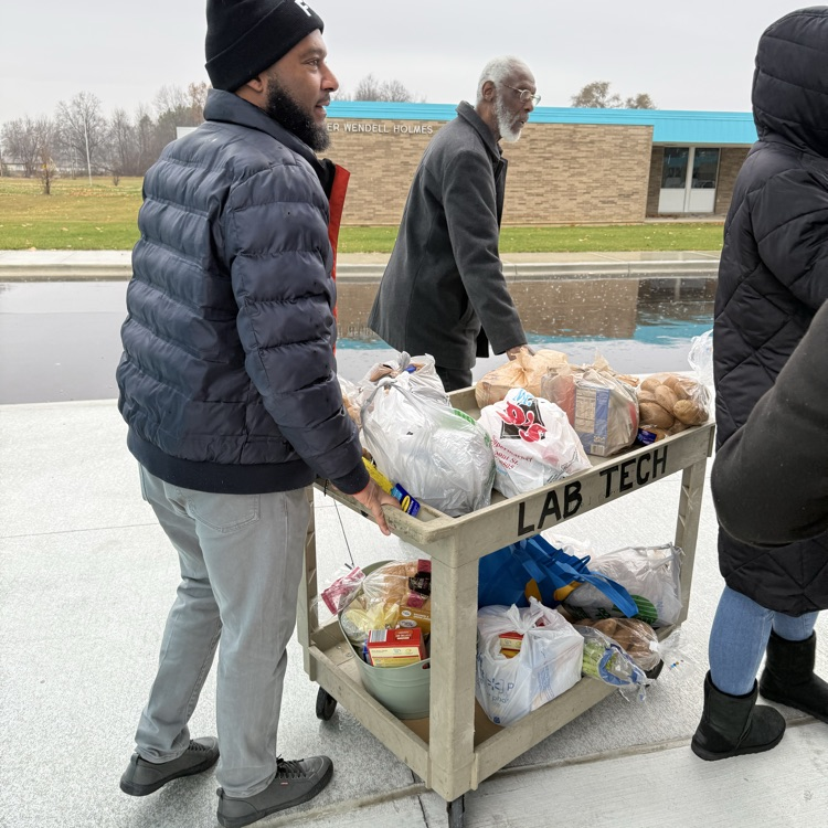 A huge thank-you to the Brownell-Holmes Neighborhood Association for hosting a turkey drive for our families! Their dedication to supporting our community is truly inspiring.