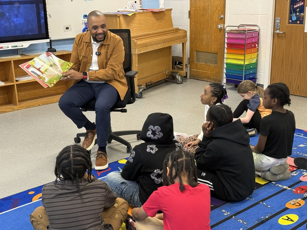 As part of March is Reading Month, Superintendent Jones made a special visit to Mrs. Taby's 3rd grade and Mrs. Harrison's 5th grade classes at Potter Elementary School. He enjoyed reading books, asking questions, and learning more about our amazing scholars.
