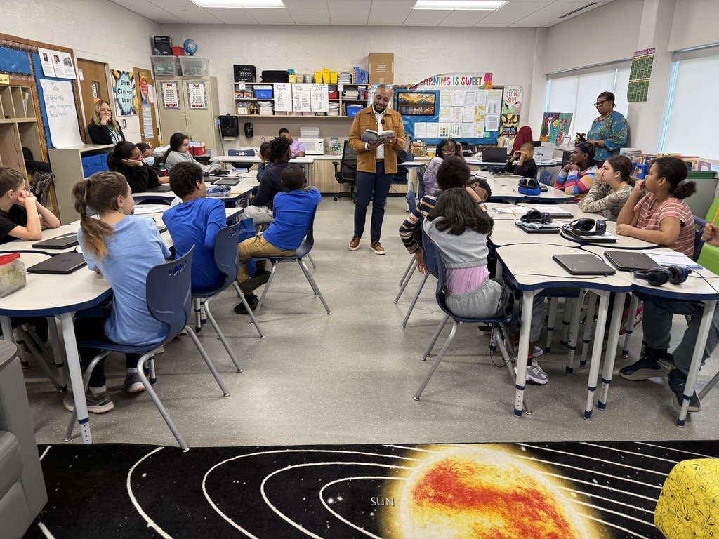 As part of March is Reading Month, Superintendent Jones made a special visit to Mrs. Taby's 3rd grade and Mrs. Harrison's 5th grade classes at Potter Elementary School. He enjoyed reading books, asking questions, and learning more about our amazing scholars.