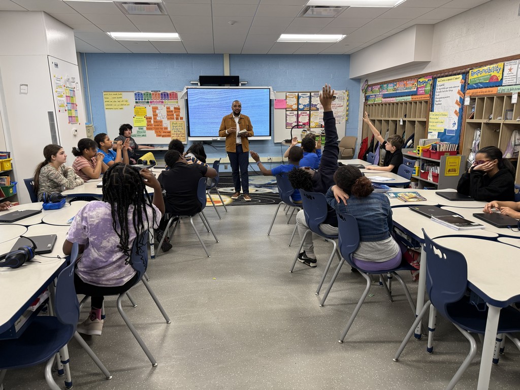 As part of March is Reading Month, Superintendent Jones made a special visit to Mrs. Taby's 3rd grade and Mrs. Harrison's 5th grade classes at Potter Elementary School. He enjoyed reading books, asking questions, and learning more about our amazing scholars.