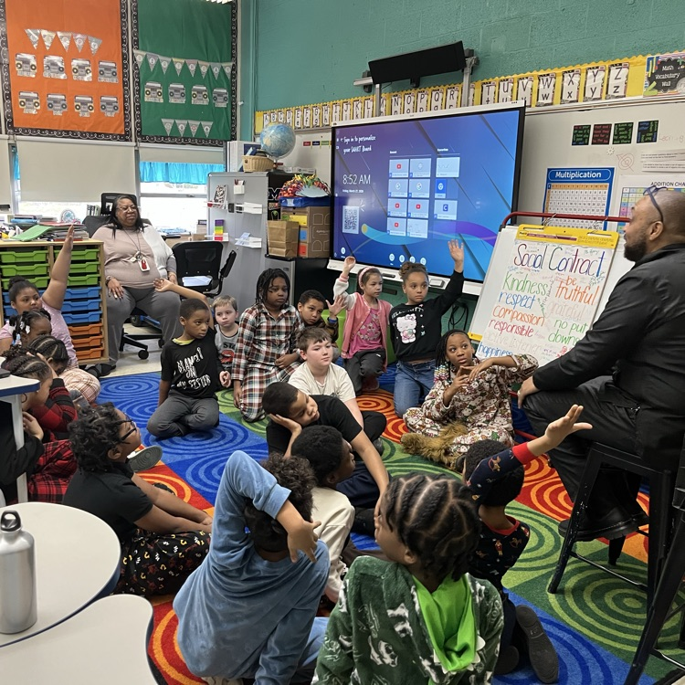 Superintendent Jones had a wonderful time this morning visiting Freeman Elementary to celebrate March is Reading Month! He spent time reading with scholars, asking thoughtful questions, and engaging in great conversations with students.