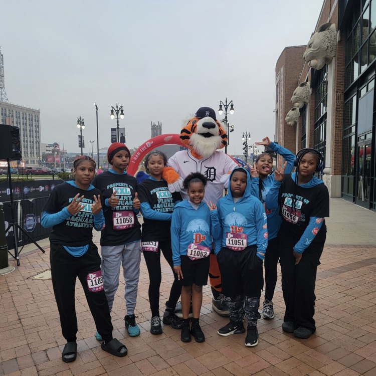  A huge thank you from Coach Mike and the members of the Flint Jags Lady’s Basketball Team to the Flint Sunset Runners for their incredible support during Run The D in Detroit this past weekend!
