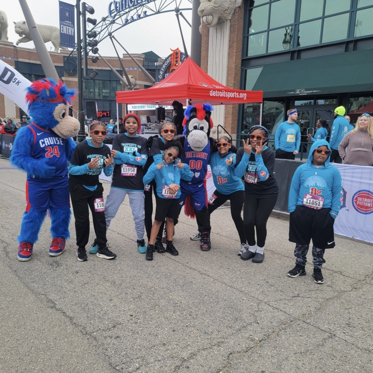  A huge thank you from Coach Mike and the members of the Flint Jags Lady’s Basketball Team to the Flint Sunset Runners for their incredible support during Run The D in Detroit this past weekend!
