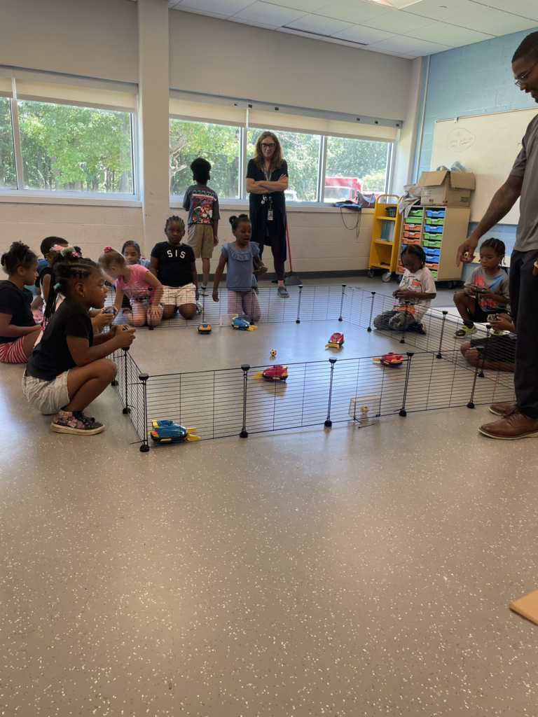 What a summer it’s been at Flint Community Schools! From hands-on STEM projects and creative arts to team building and outdoor adventures, our scholars have been making the absolute most of the Summer Experience. These past few weeks have been packed with discovery, growth, and tons of smiles. We are so proud of the hard work, curiosity, and energy our students bring every single day.