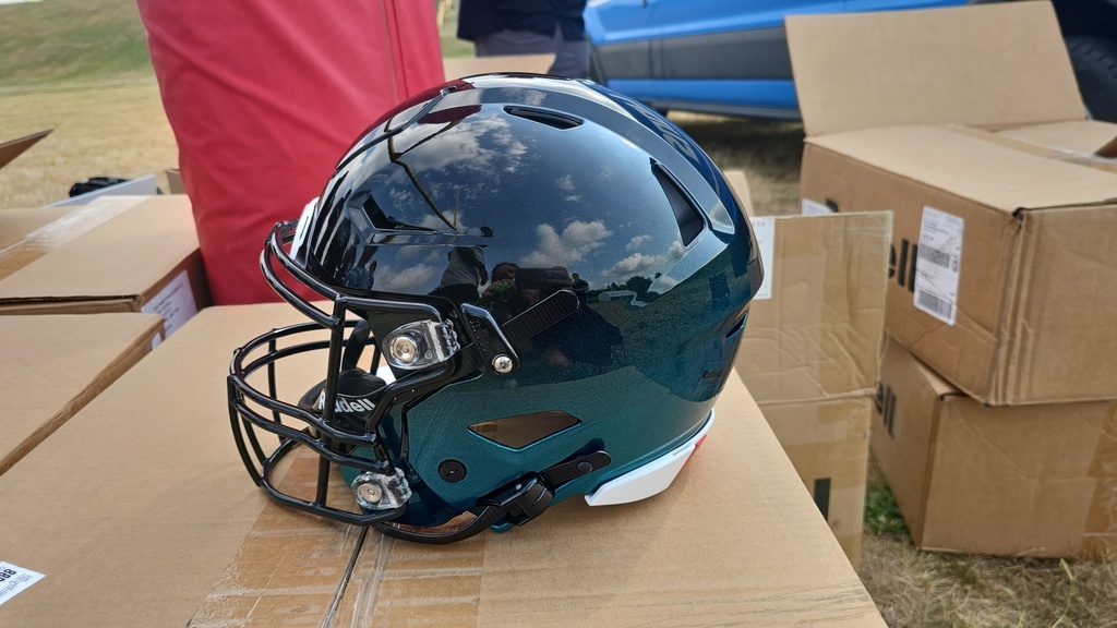 Our Flint Jaguars Football Team received an incredible surprise this morning as the Detroit Lions Foundation stopped by with brand-new football equipment through its Touchdown in Your Town grant program!