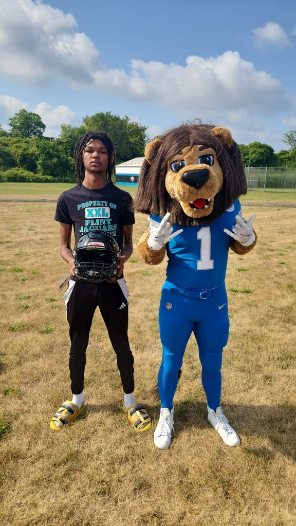 Our Flint Jaguars Football Team received an incredible surprise this morning as the Detroit Lions Foundation stopped by with brand-new football equipment through its Touchdown in Your Town grant program!