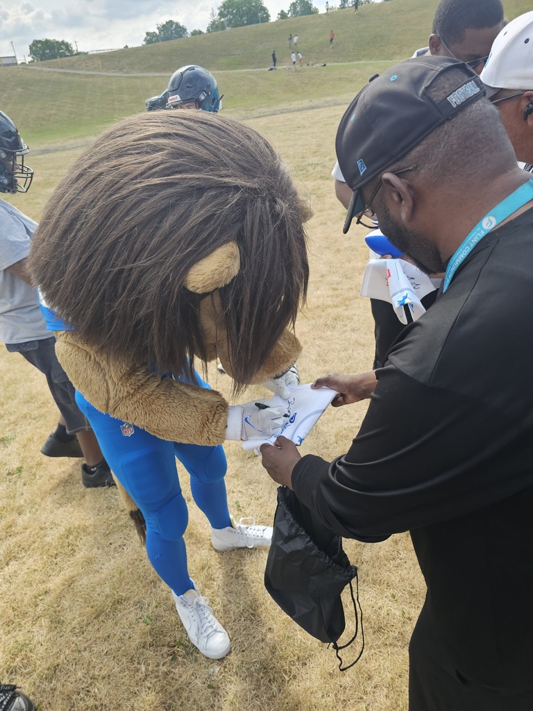 Our Flint Jaguars Football Team received an incredible surprise this morning as the Detroit Lions Foundation stopped by with brand-new football equipment through its Touchdown in Your Town grant program!