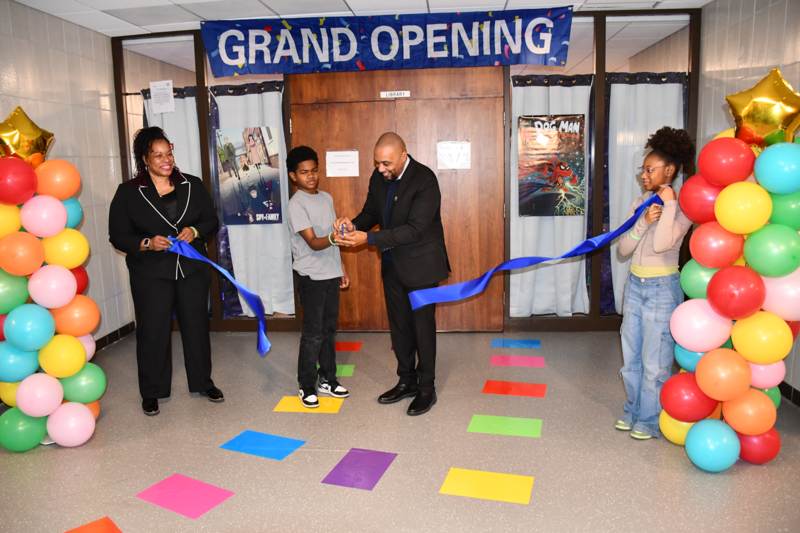 Holmes STEM Middle School Academy Celebrates Grand Opening of New Media Center