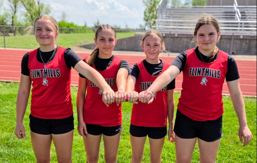 8th Grade 4 x 100m Relay