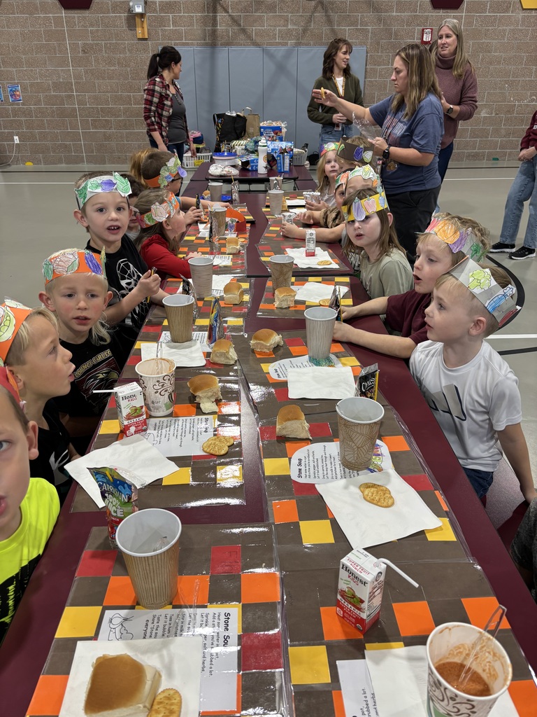 children eating food