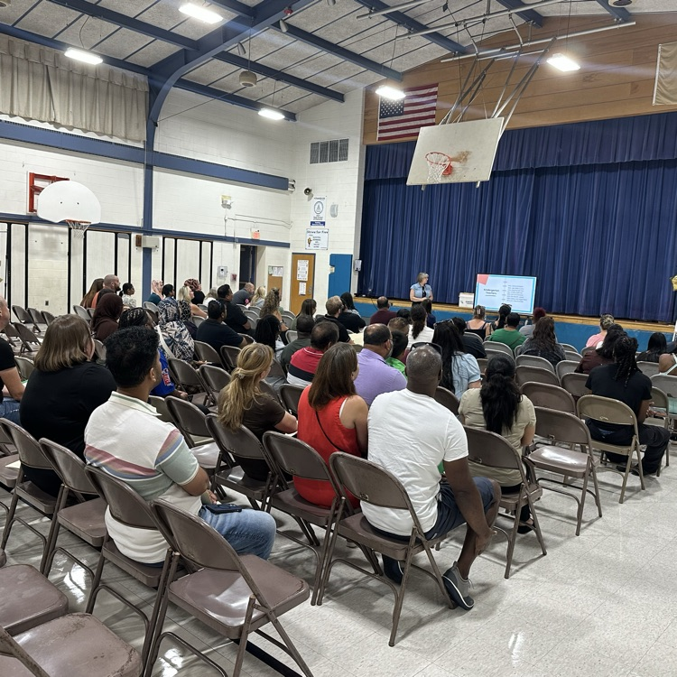 Picture of Roebling school parents at welcome day