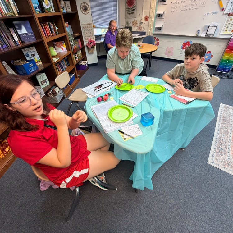 Students building their plates 